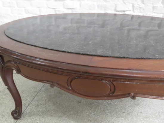 Lote: 44 - Lote: 44 - Mesa de sala victoriana