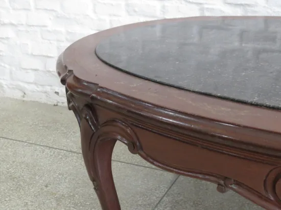 Lote: 44 - Lote: 44 - Mesa de sala victoriana