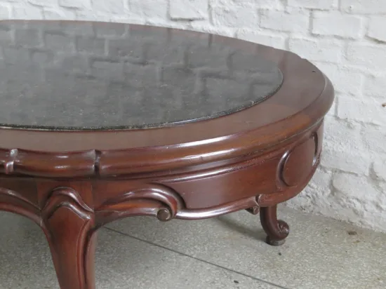 Lote: 44 - Lote: 44 - Mesa de sala victoriana