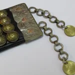 Lote: 100 - Lote: 100 - Cinto con rastra