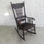 Lote: 50 - Lote: 50 - Mecedora