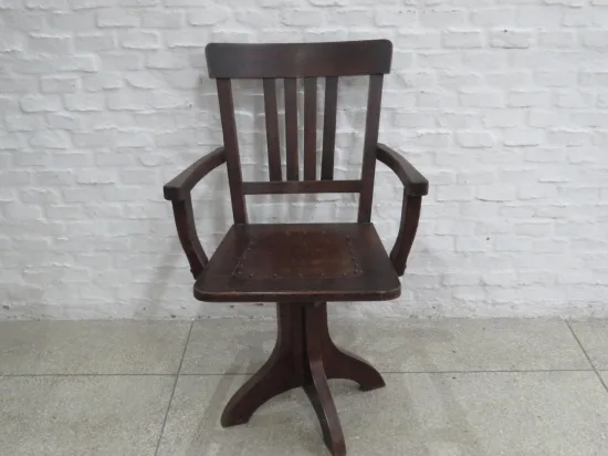 Lote: 57 - Lote: 57 - Butaca de escritorio