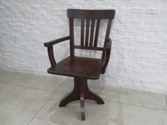 Lote: 57 - Lote: 57 - Butaca de escritorio