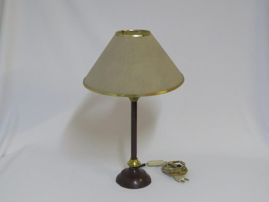 Lote: 26 - Lote: 26 - Lámpara de mesa