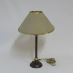 Lote: 26 - Lote: 26 - Lámpara de mesa
