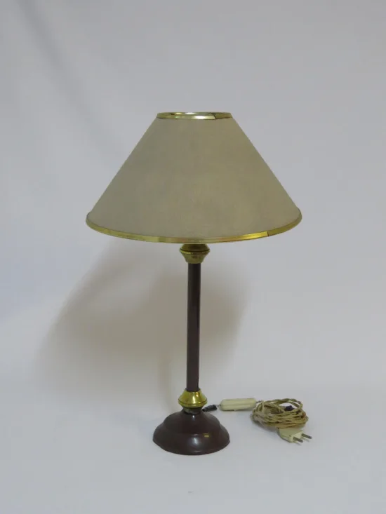 Lote: 26 - Lote: 26 - Lámpara de mesa