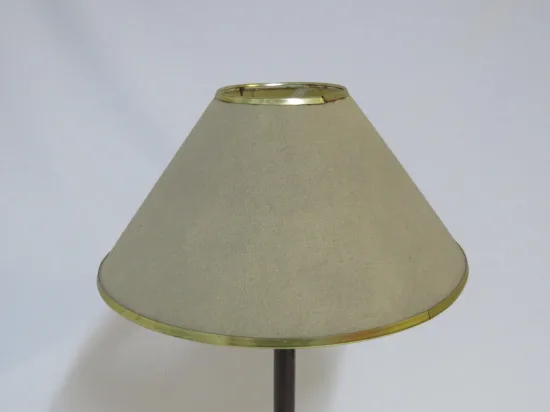 Lote: 26 - Lote: 26 - Lámpara de mesa