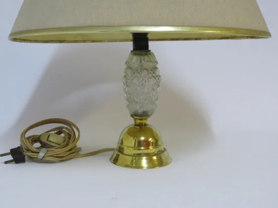 Lote: 27 - Lote: 27 - Lámpara de mesa