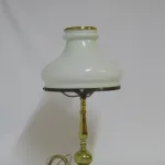 Lote: 28 - Lote: 28 - Lámpara de mesa