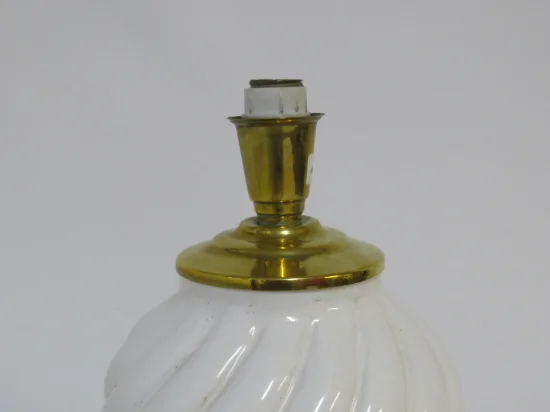 Lote: 29 - Lote: 29 - Lámpara de mesa