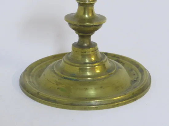 Lote: 20 - Lote: 20 - Candelabro