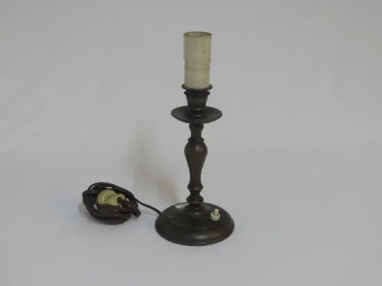 Lote: 19 - Lote: 19 - Lámpara