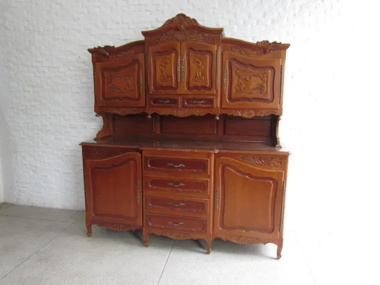 Lote: 105 - Lote: 105 - Aparador