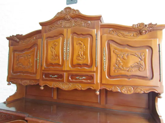 Lote: 105 - Lote: 105 - Aparador