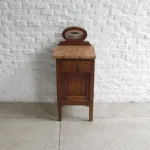 Lote: 48 - Lote: 48 - Mesa de luz
