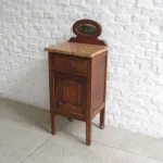 Lote: 48 - Lote: 48 - Mesa de luz