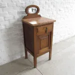 Lote: 48 - Lote: 48 - Mesa de luz