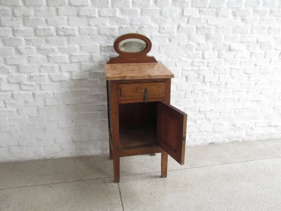 Lote: 48 - Lote: 48 - Mesa de luz