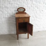 Lote: 48 - Lote: 48 - Mesa de luz