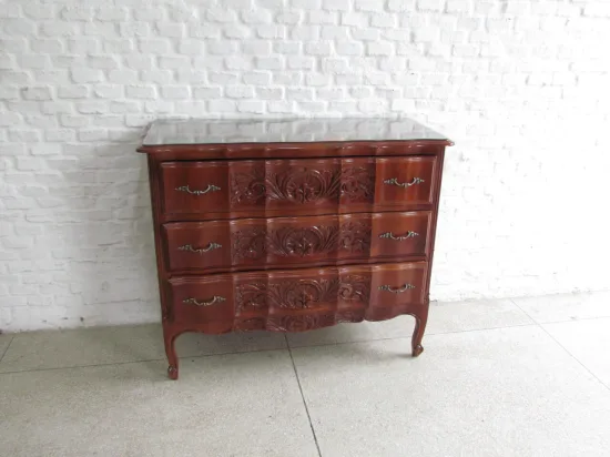 Lote: 101 - Lote: 101 - Cómoda y espejo