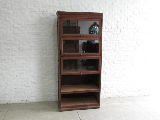 Lote: 97 - Lote: 97 - Biblioteca Thompson