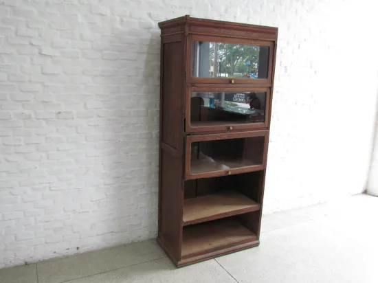 Lote: 97 - Lote: 97 - Biblioteca Thompson