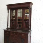 Lote: 110 - Lote: 110 - Aparador con alzada