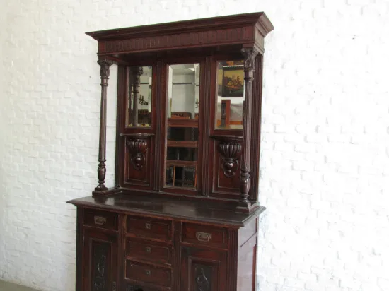 Lote: 110 - Lote: 110 - Aparador con alzada