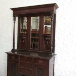 Lote: 110 - Lote: 110 - Aparador con alzada