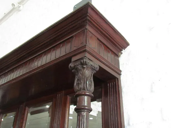 Lote: 110 - Lote: 110 - Aparador con alzada