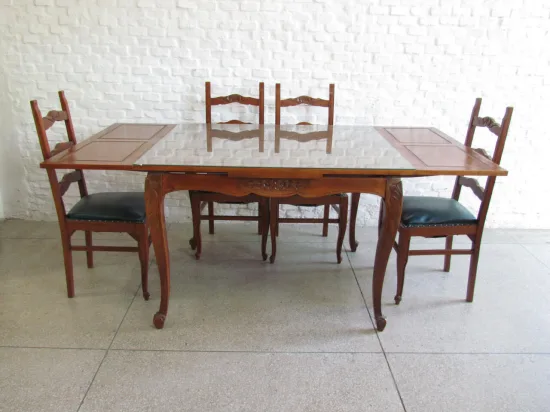 Lote: 103 - Lote: 103 - Mesa de comedor