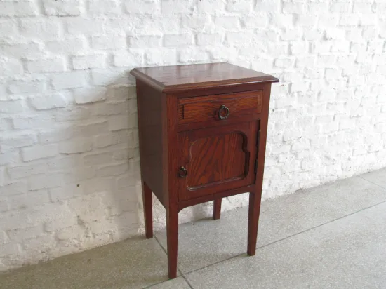 Lote: 47 - Lote: 47 - Mesa de luz