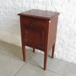 Lote: 47 - Lote: 47 - Mesa de luz
