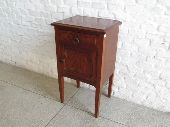 Lote: 47 - Lote: 47 - Mesa de luz