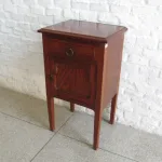 Lote: 47 - Lote: 47 - Mesa de luz