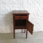 Lote: 47 - Lote: 47 - Mesa de luz