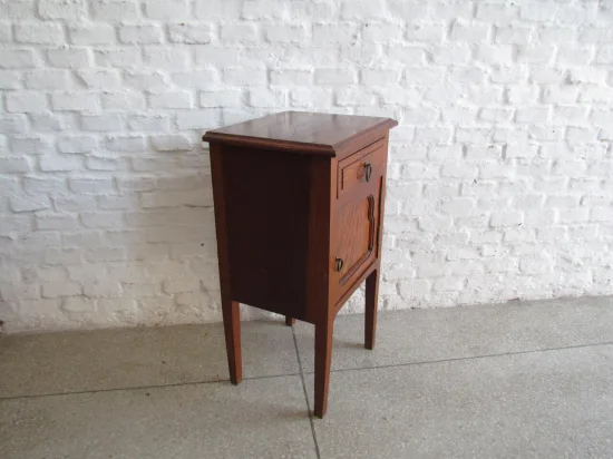 Lote: 47 - Lote: 47 - Mesa de luz