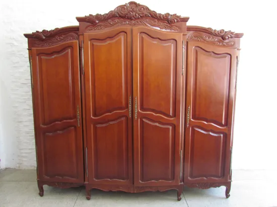 Lote: 102 - Lote: 102 - Ropero