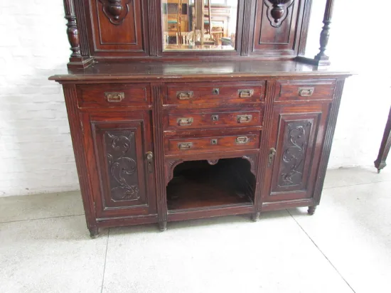 Lote: 111 - Lote: 111 - Aparador con alzada