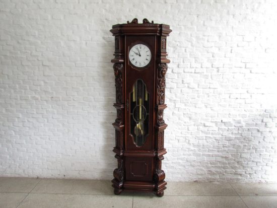 Lote: 84 - Lote: 84 - Reloj de pie