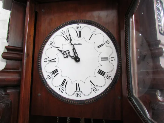 Lote: 84 - Lote: 84 - Reloj de pie