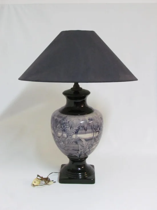 Lote: 32 - Lote: 32 - Lámpara y cenicero