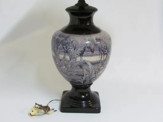 Lote: 32 - Lote: 32 - Lámpara y cenicero