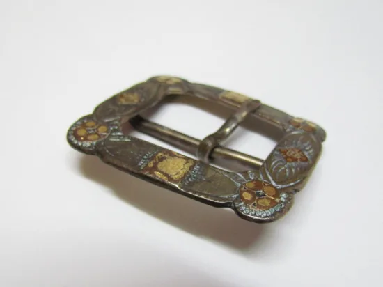 https://www.moralescolombo.uy/wp-content/uploads/2025/11/foto-i14261f3-20251116072418157-550x412.webp Lote: 87 - Lote: 87 - Hebilla de cinto