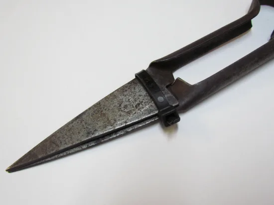 Lote: 269 - Lote: 269 - Tijera de tuzar