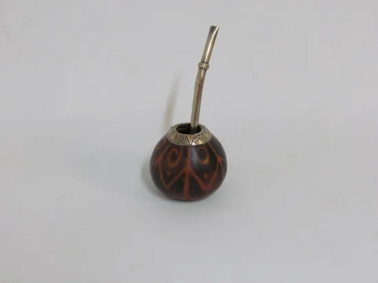 Lote: 56 - Lote: 56 - Mate y bombilla