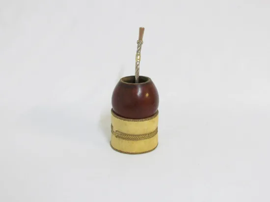 Lote: 59 - Lote: 59 - Mate y bombilla