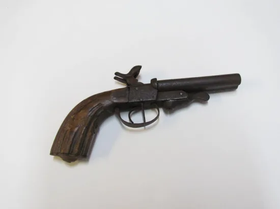 https://www.moralescolombo.uy/wp-content/uploads/2025/11/foto-i14354f6-20251120111331126-550x412.webp Lote: 235 - Lote: 235 - Pistola