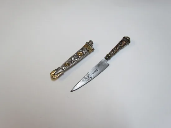 Lote: 125 - Lote: 125 - Cuchillo verijero