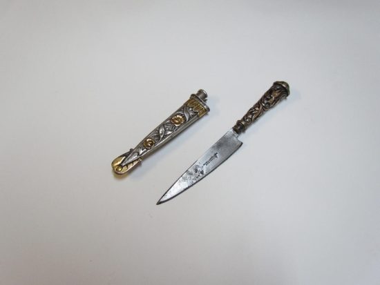 Lote: 125 - Lote: 125 - Cuchillo verijero